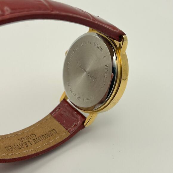 Ladies Classy Round Gold Tone Mop Dial Red Faux Leather Band New Battery - Picture 6 of 8